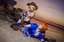 tina_armstrong_kasumi_dead_or_alive_5_by_agflower_Yuffie_dcg1jcm.jpg